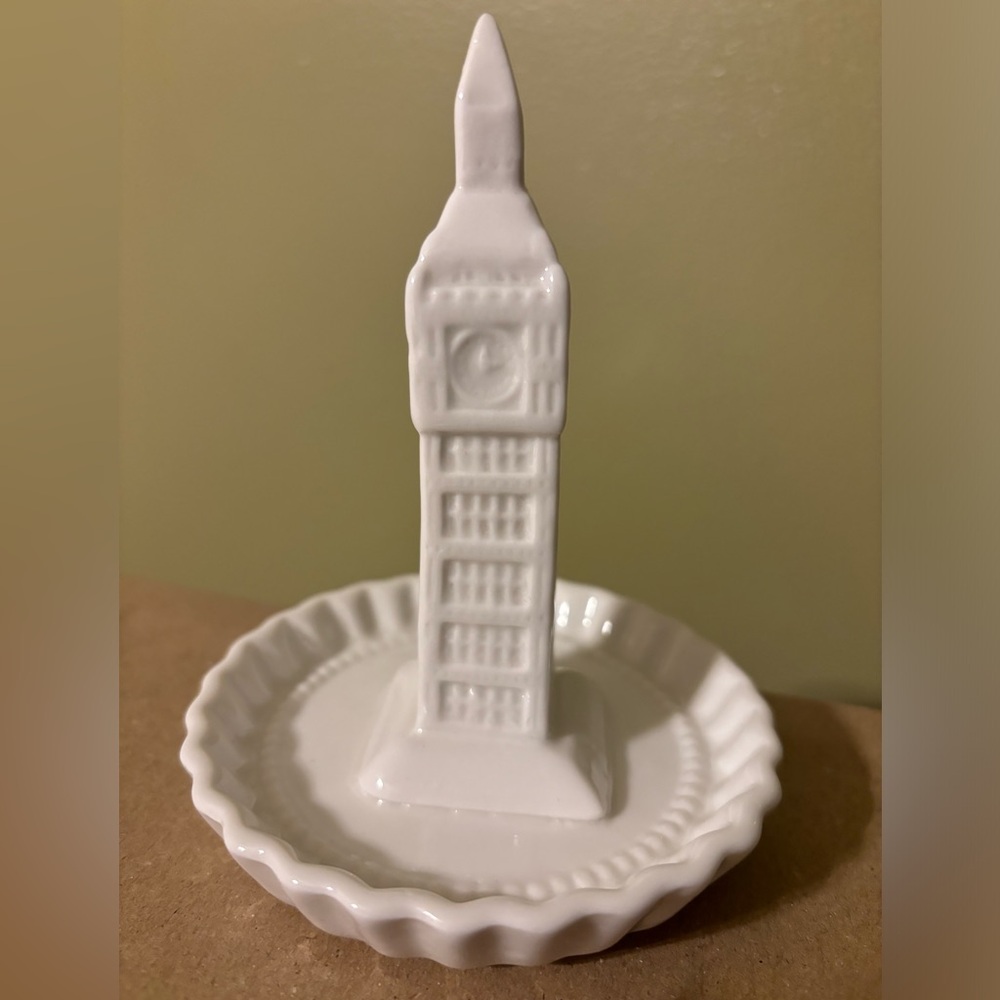White Ceramic Big Ben Ring Holder